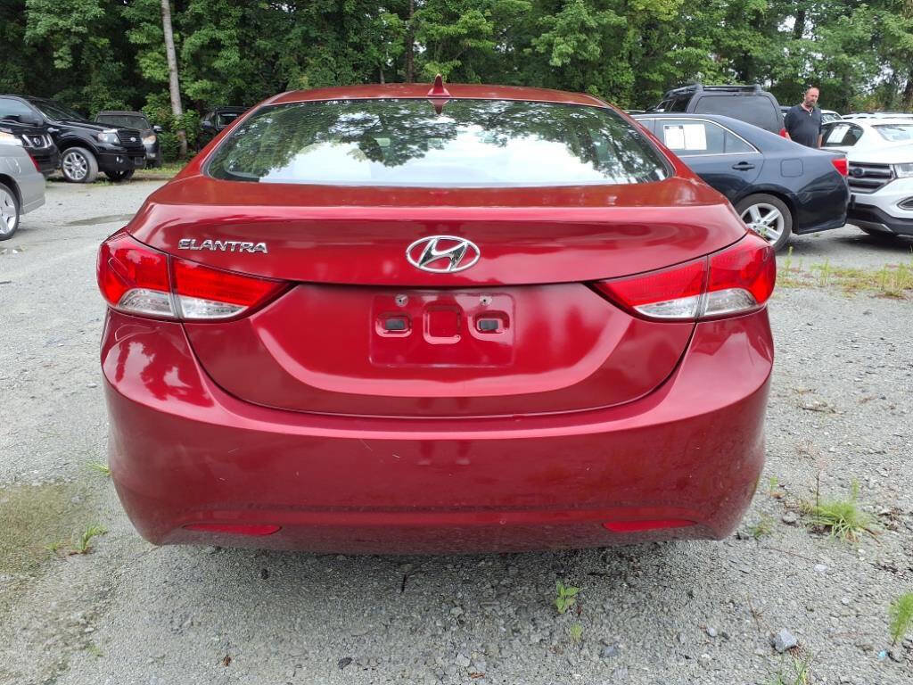 Used 2013 Hyundai Elantra GLS w/ Preferred Pkg FWD image 2