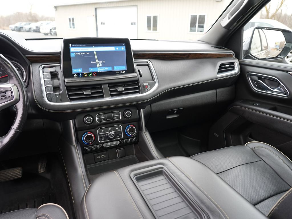 Used 2021 Chevrolet Suburban Premier w/ Premium Package image 22