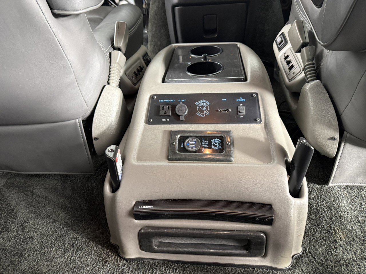 Used 2018 GMC Savana 2500 w/ Enhanced Convenience Package RWD image 19
