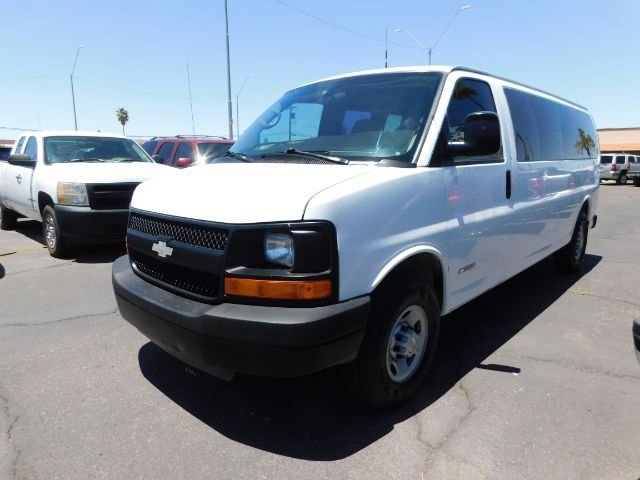 Used 2006 Chevrolet Express 3500 Extended Passenger w/ Power and Light Package image 3