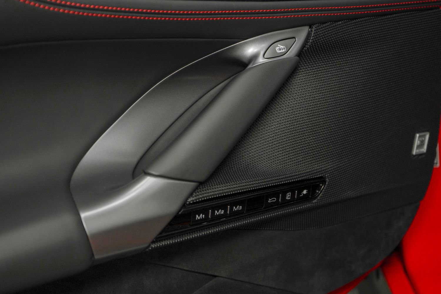 Used 2022 Ferrari SF90 Spider image 43