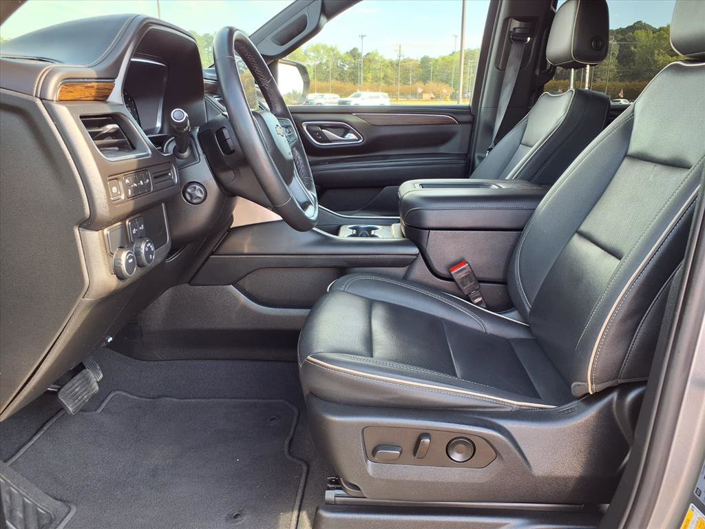 Used 2022 Chevrolet Suburban Premier image 3