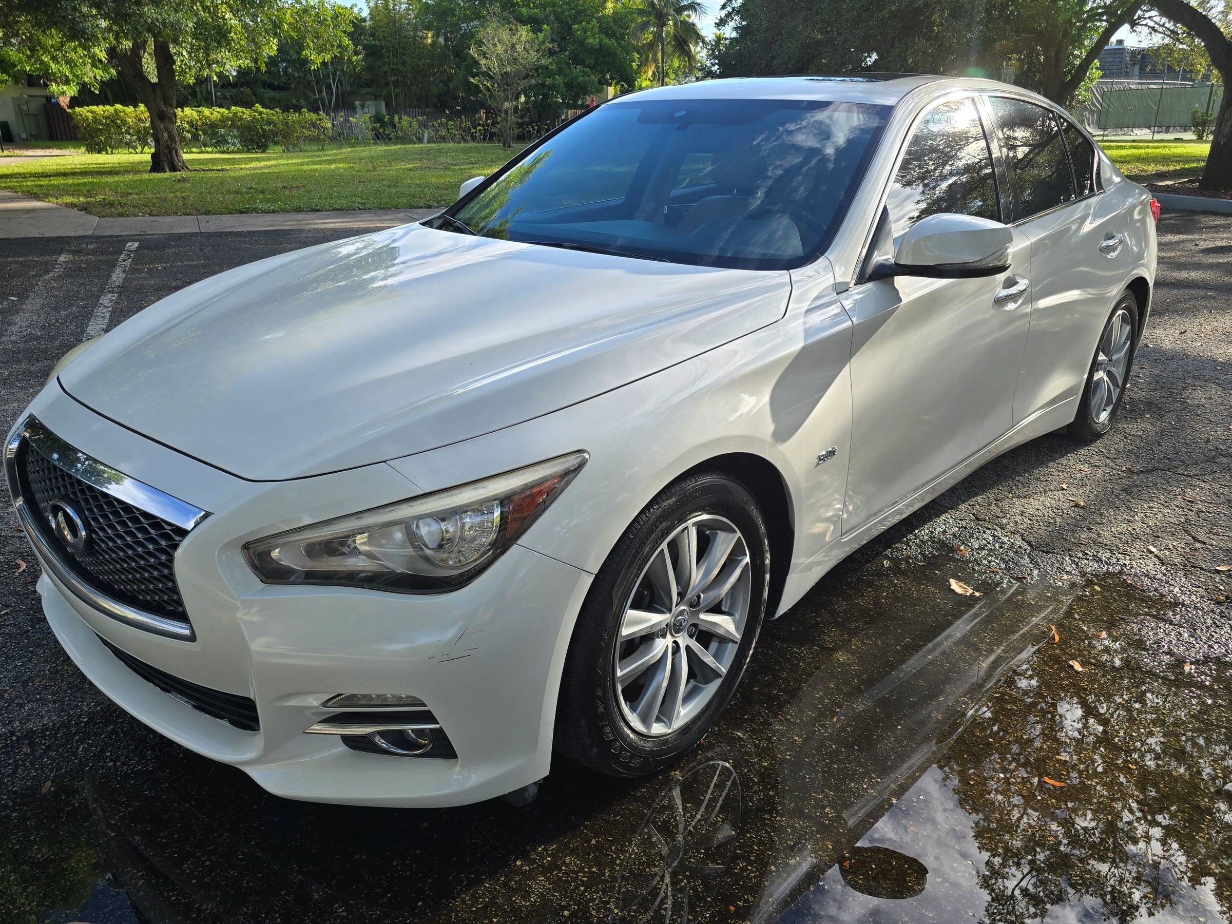 Used 2017 INFINITI Q50 Signature Edition image 1