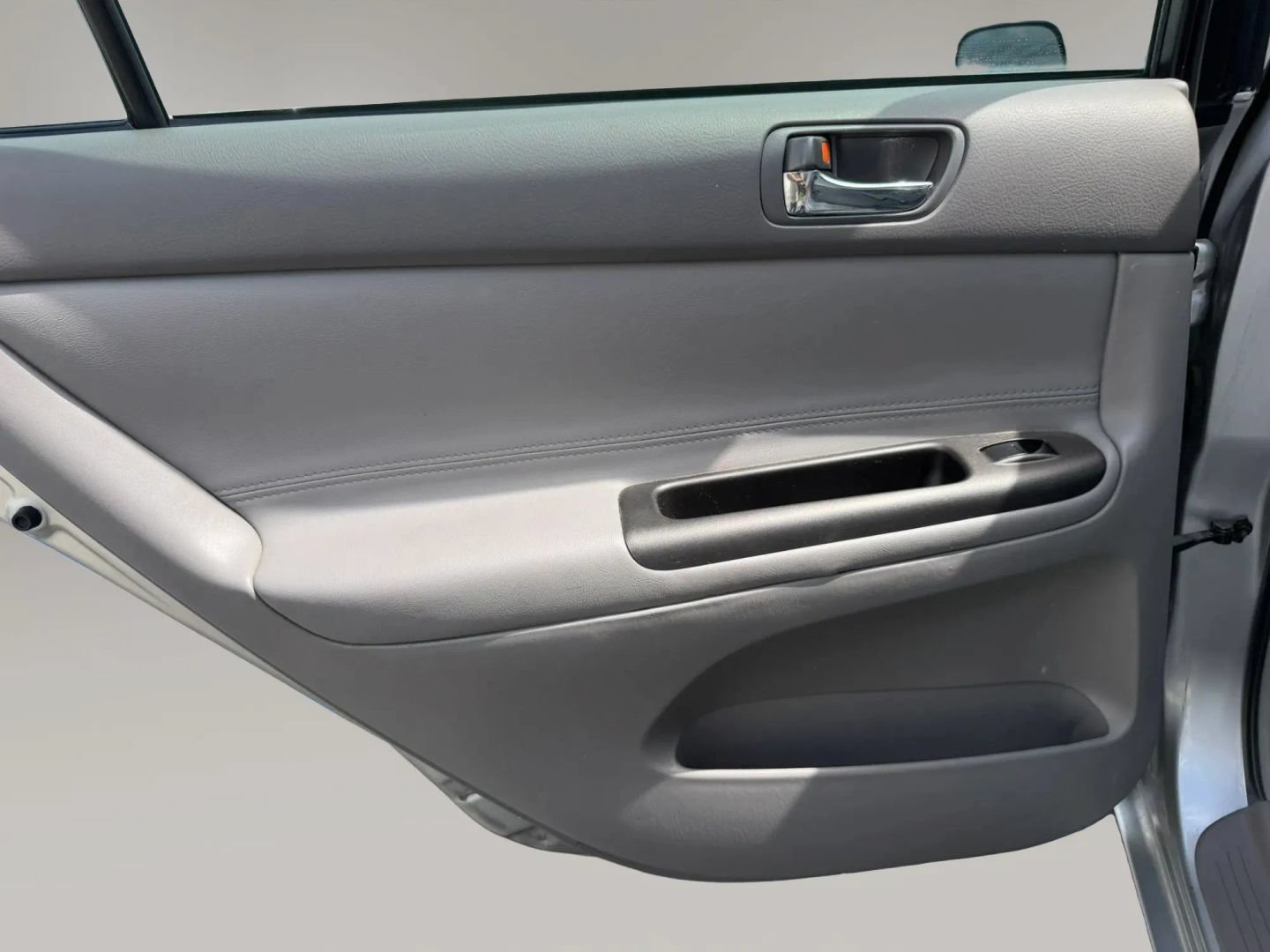 Used 2006 Toyota Camry LE FWD image 12