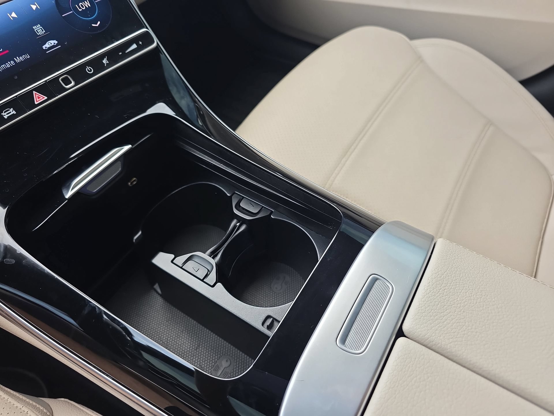 Used 2023 Mercedes-Benz C 300 4MATIC Sedan image 24