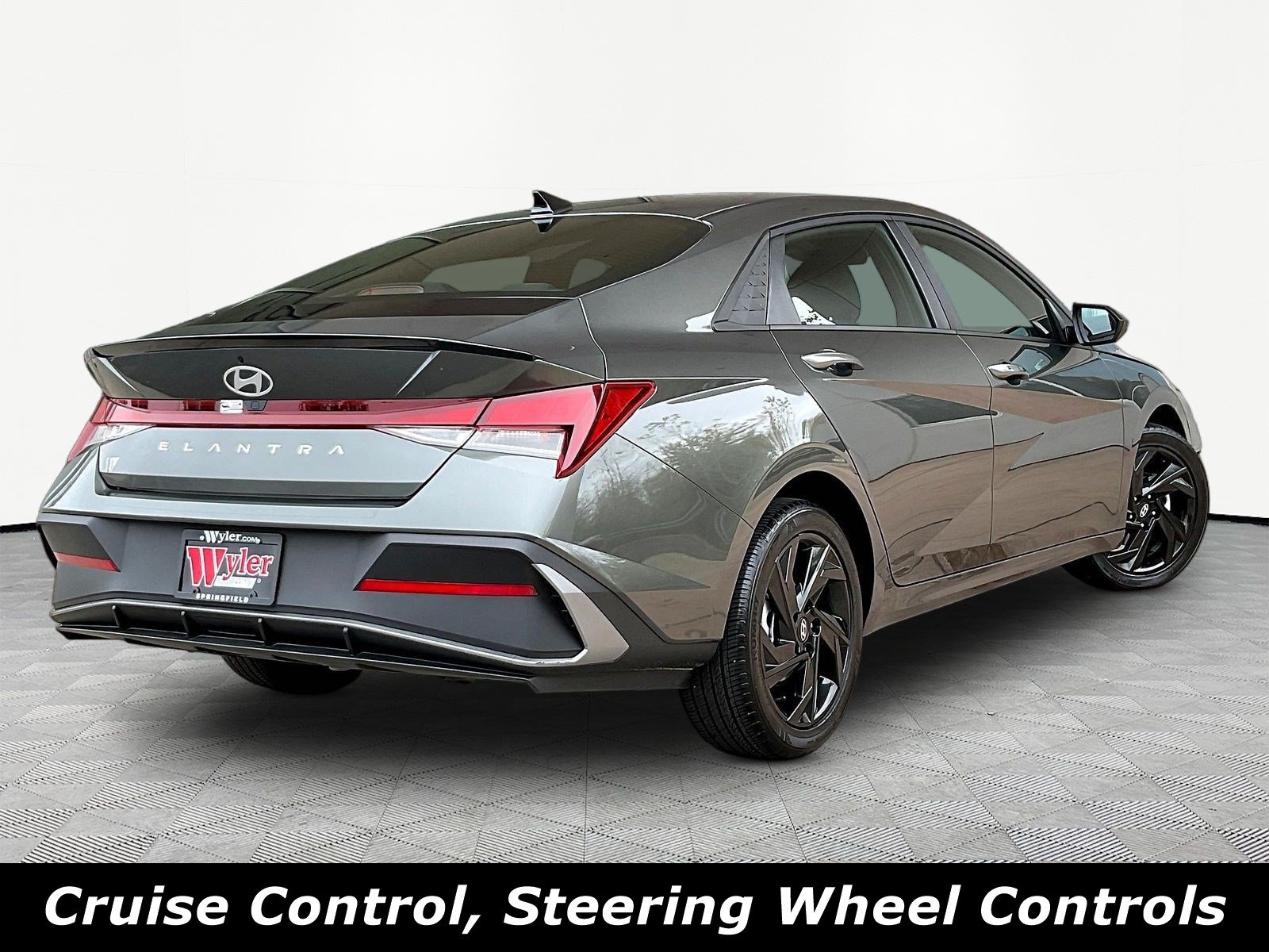 Used 2026 Hyundai Elantra Sport w/ Cargo Package FWD image 6