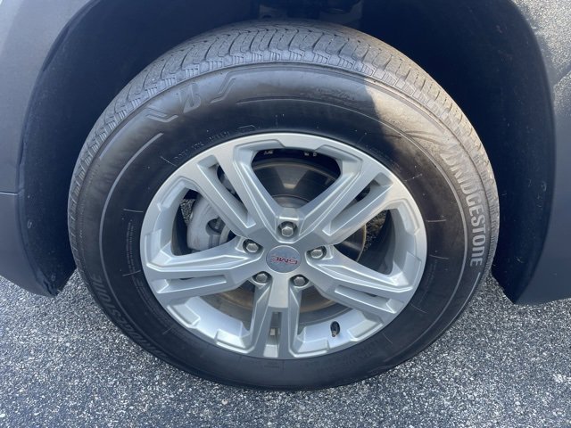 Used 2024 GMC Terrain SLE image 39