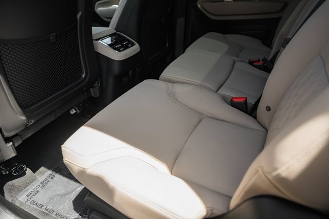 New 2026 Volvo XC90 B6 Plus w/ Protection Package Premier AWD/4WD image 33