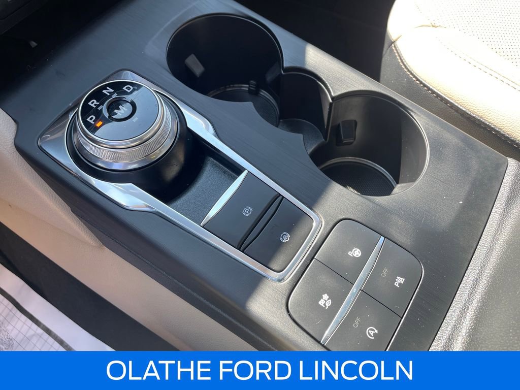 Used 2020 Ford Escape Titanium w/ Titanium Premium Package 2.0 image 15