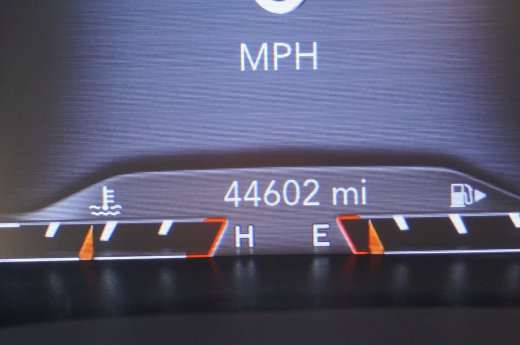 Used 2022 Jeep Cherokee Trailhawk w/ Sound & Nav Group AWD/4WD image 15