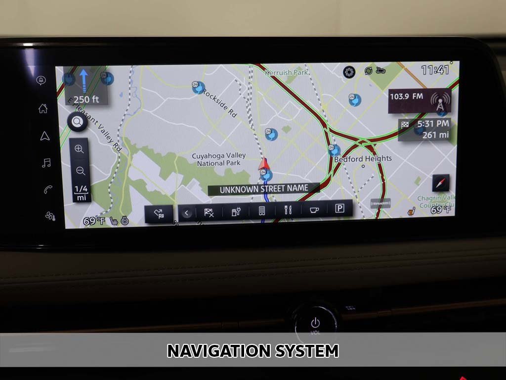 Used 2023 Nissan Ariya AWD image 3