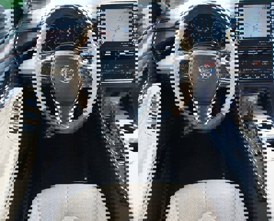 Used 2019 Toyota Avalon Limited image 5