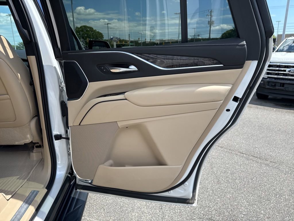 Used 2021 Cadillac Escalade Premium Luxury w/ Performance Package image 22