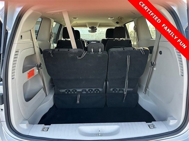 Used 2024 Chrysler Voyager LX image 9