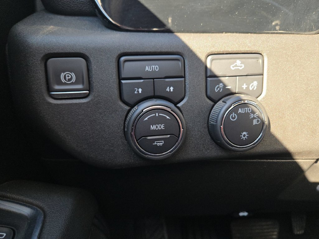 Used 2023 Chevrolet Silverado 1500 LT w/ Protection Package AWD/4WD image 14
