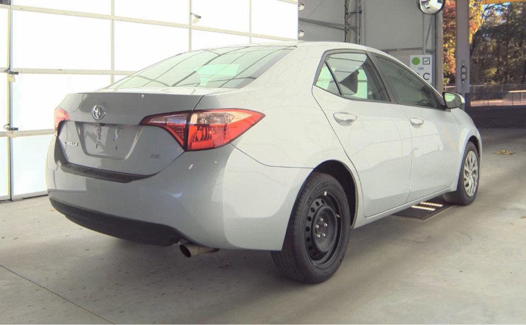 Used 2018 Toyota Corolla LE image 5