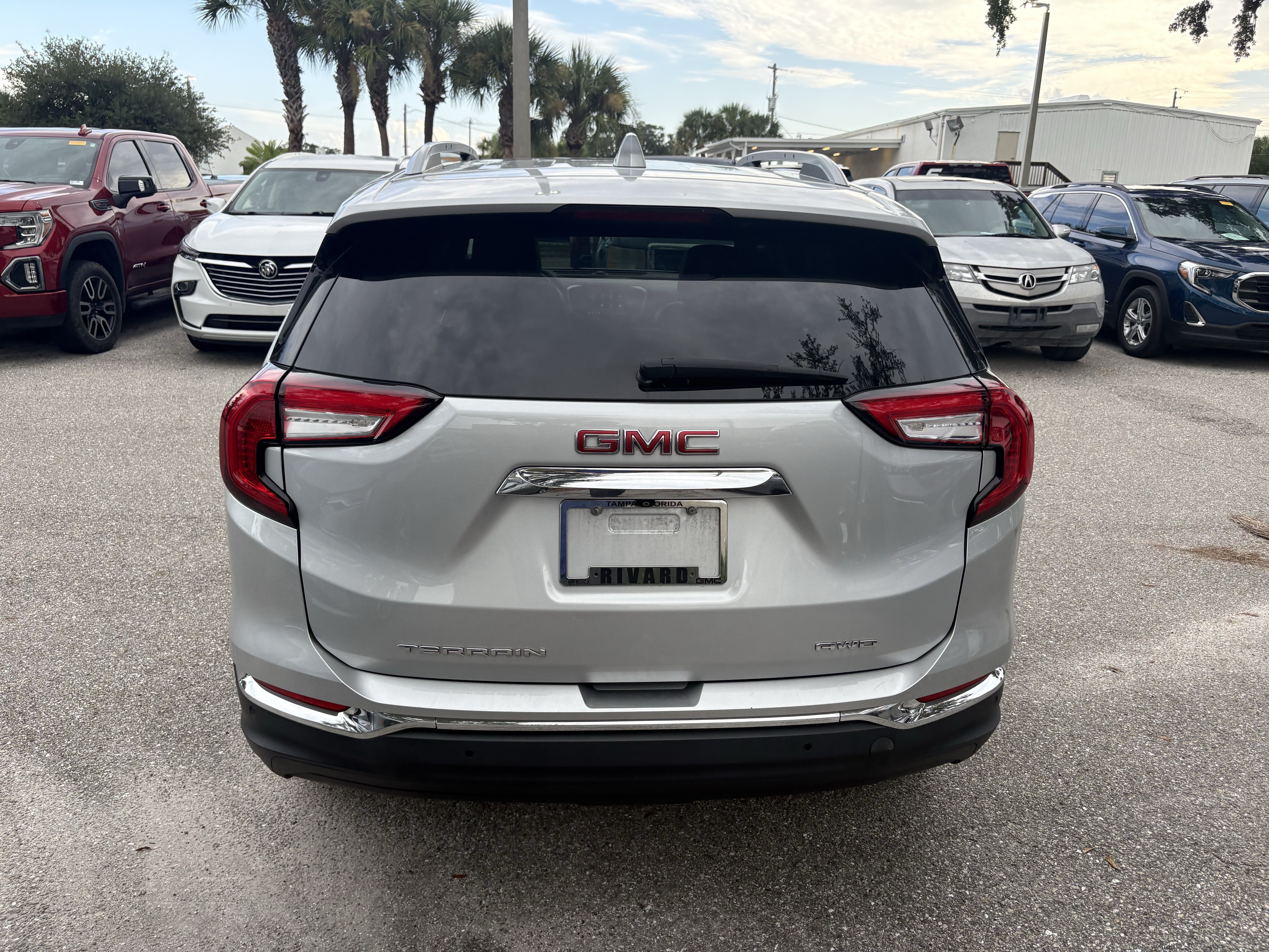 Used 2022 GMC Terrain SLT AWD/4WD image 6