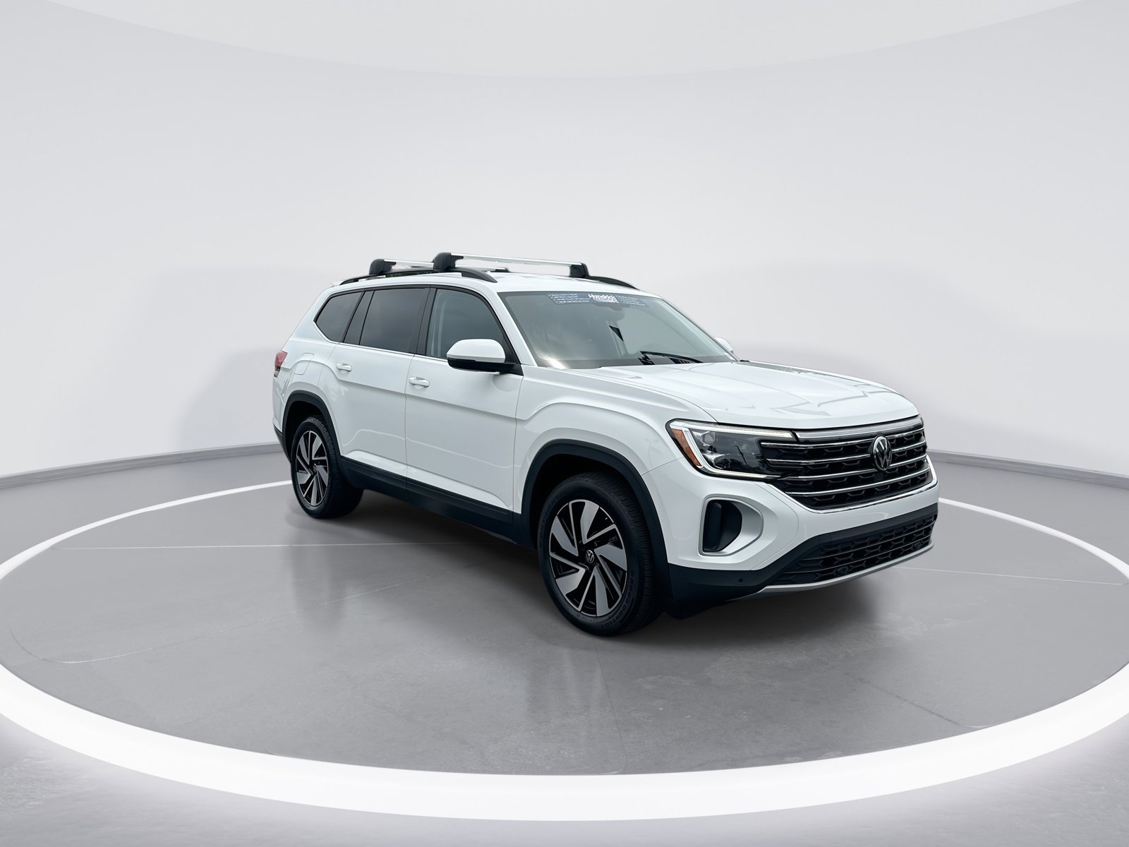 Used 2024 Volkswagen Atlas SE FWD image 2