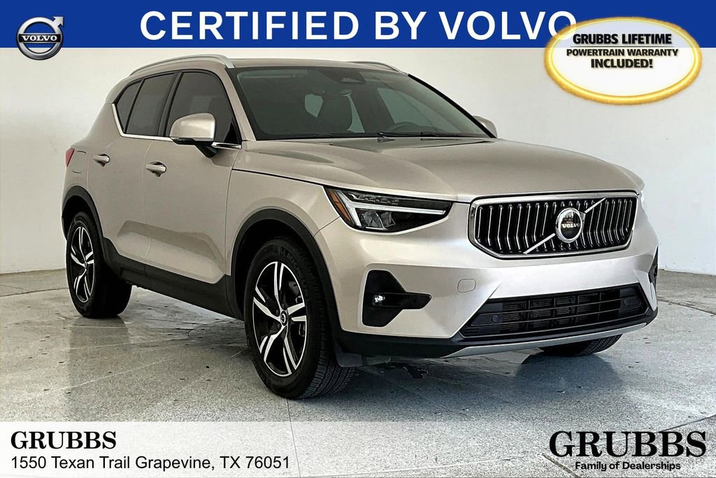 Used 2023 Volvo XC40 B4 Plus