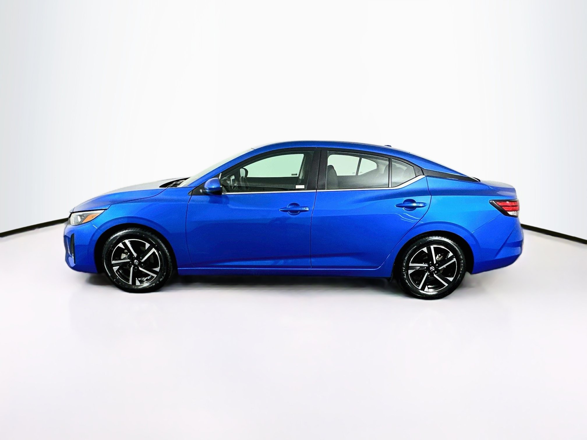 Used 2024 Nissan Sentra SV FWD image 4