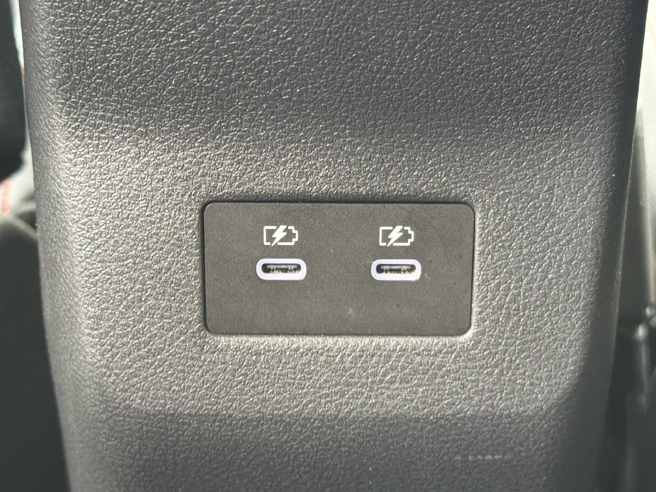 Certified 2025 Nissan Kicks SR FWD image 22