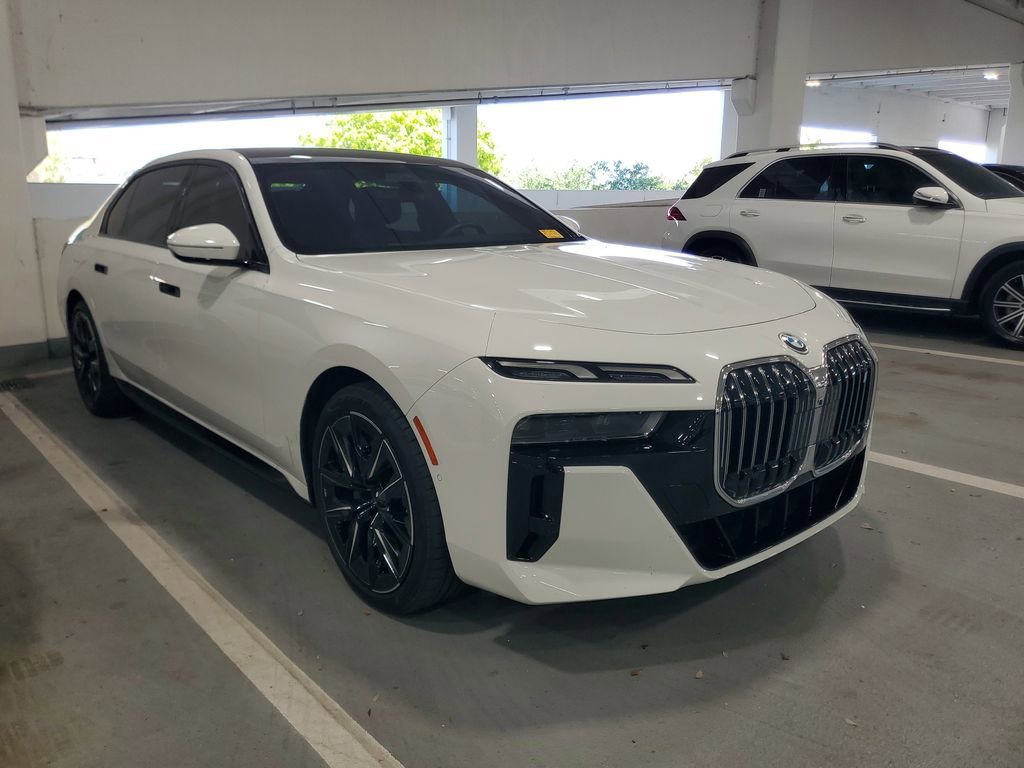 Certified 2023 BMW i7 xDrive60 AWD/4WD image 2
