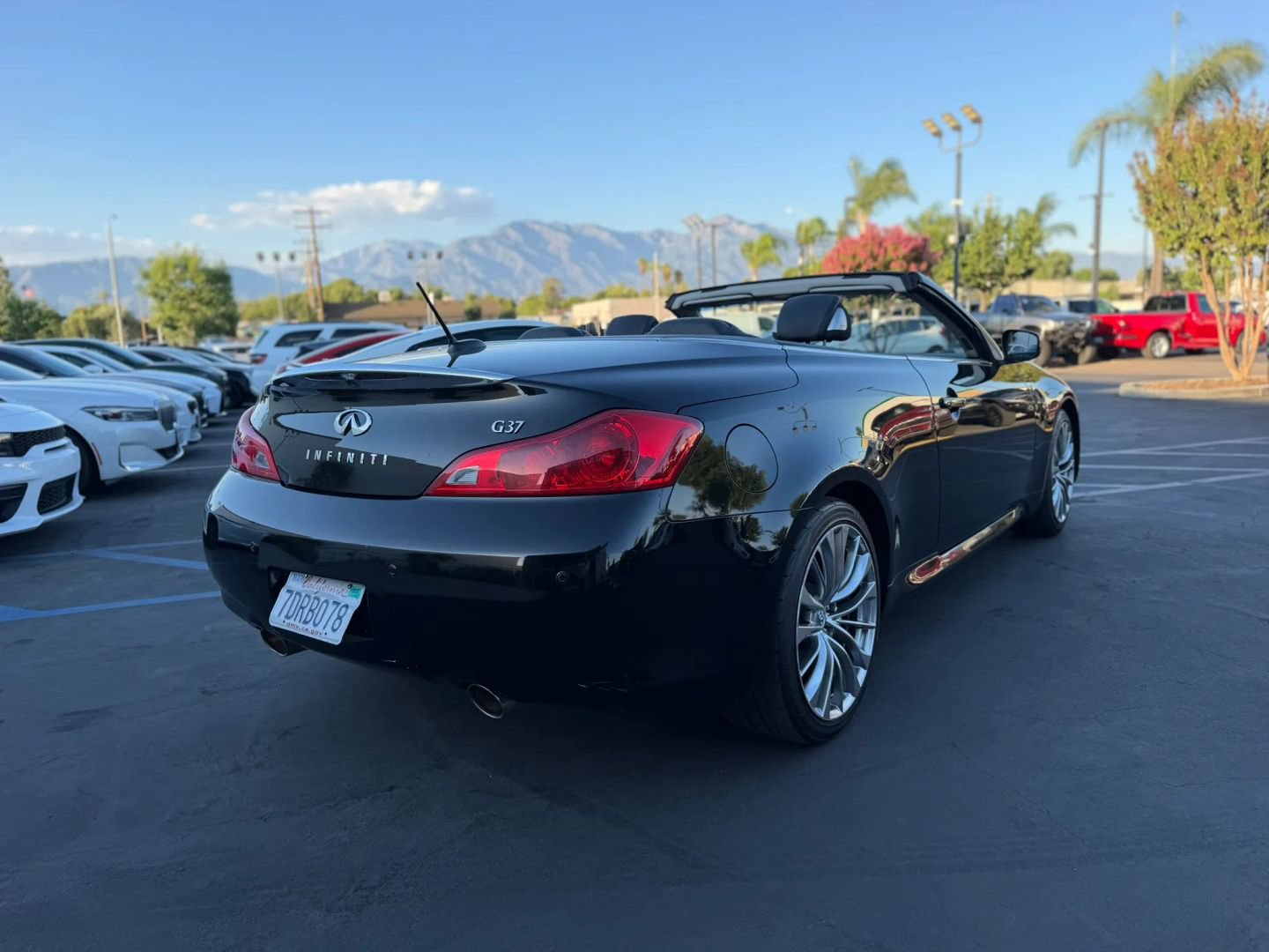 Used 2012 INFINITI G37 Convertible w/ Premium Pkg RWD image 38