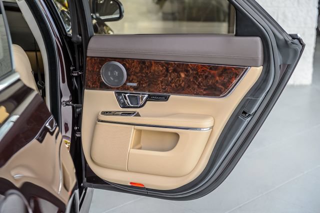 Used 2016 Jaguar XJ R-Sport RWD image 57