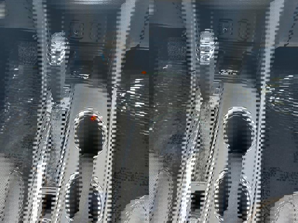 Used 2018 Chevrolet Equinox Premier image 12