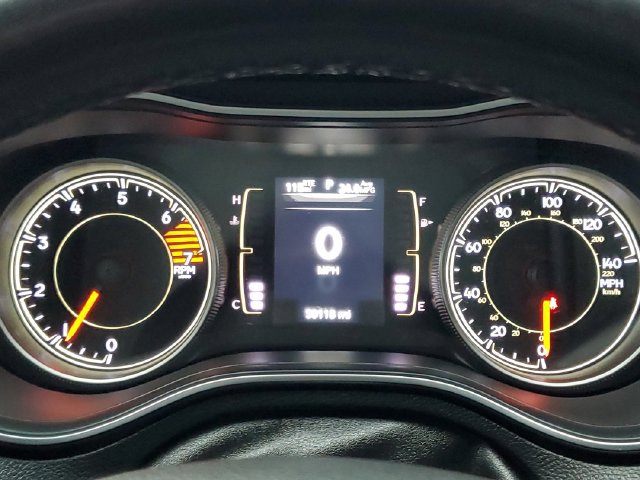 Used 2020 Jeep Cherokee Latitude w/ Cold Weather Group AWD/4WD image 13