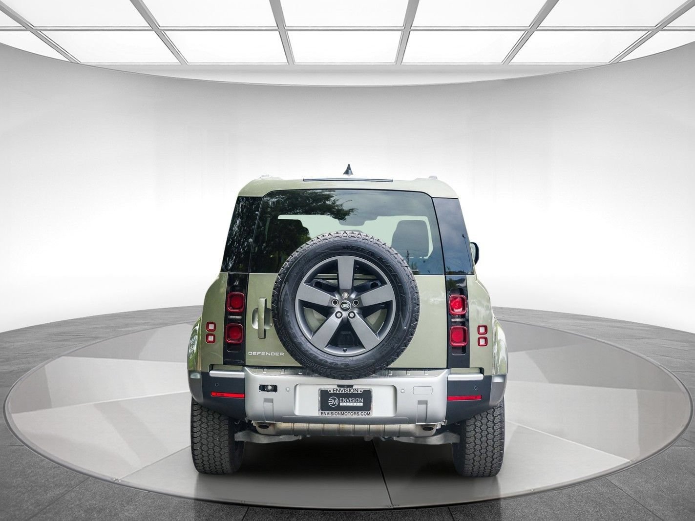 Used 2025 Land Rover Defender 110 S AWD/4WD image 3