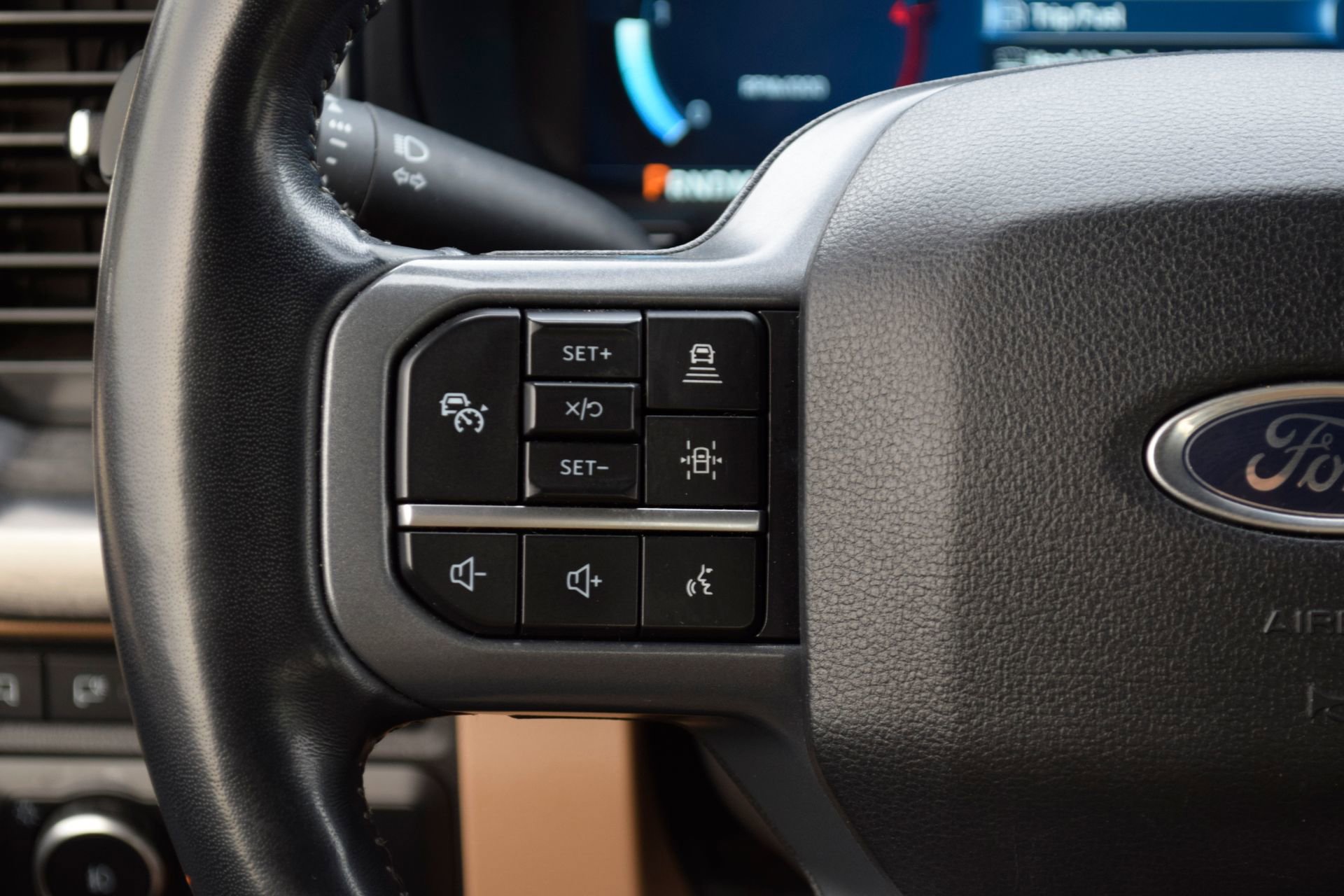 Used 2024 Ford F350 Lariat w/ Lariat Ultimate Package image 9