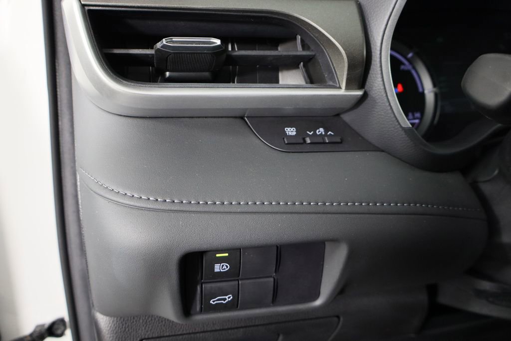 Used 2021 Toyota Highlander XLE image 21