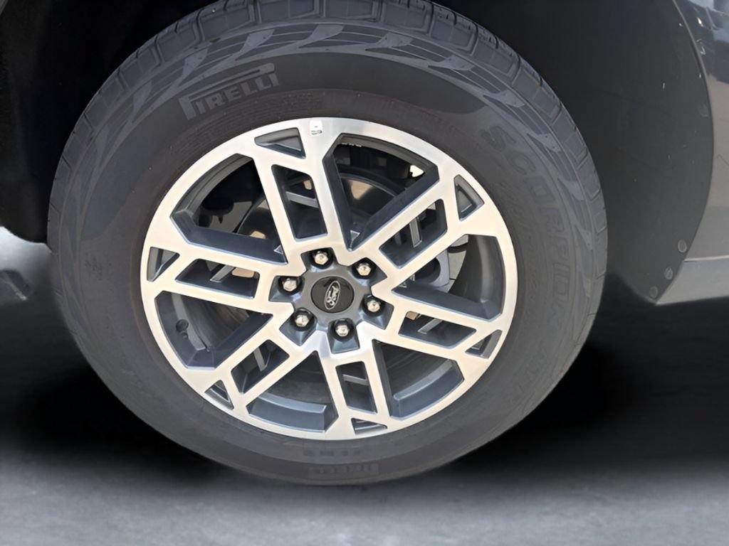 Used 2025 Ford Expedition Active AWD/4WD image 19