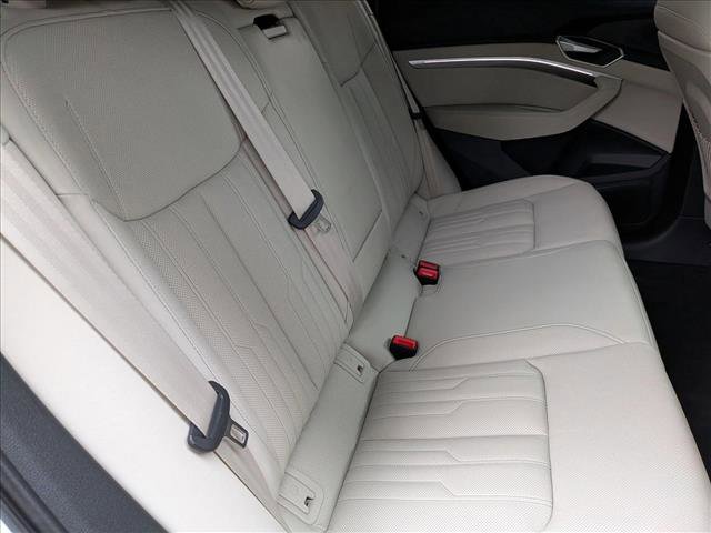 Used 2024 Audi Q8 e-tron Prestige image 18