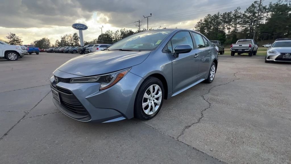 Used 2024 Toyota Corolla LE image 2