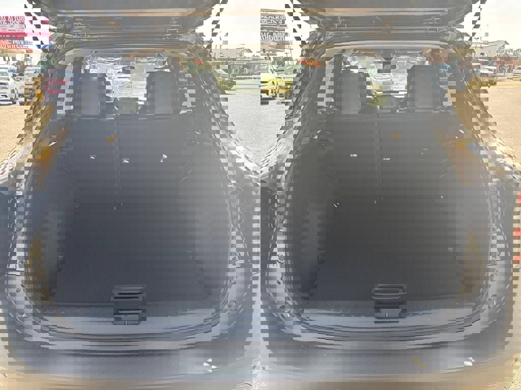 New 2026 Nissan Kicks SR image 5