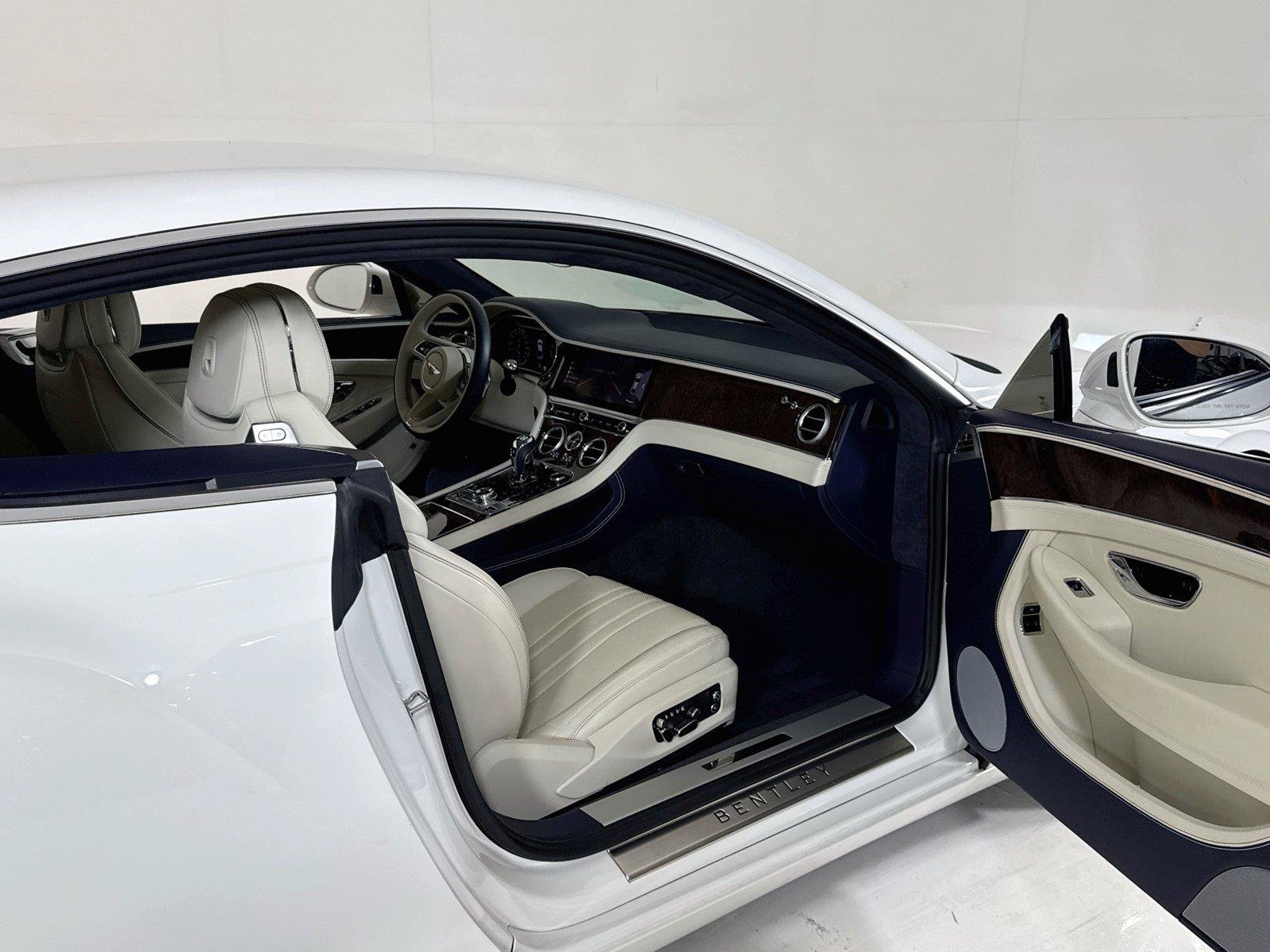 Used 2022 Bentley Continental GT AWD/4WD image 27