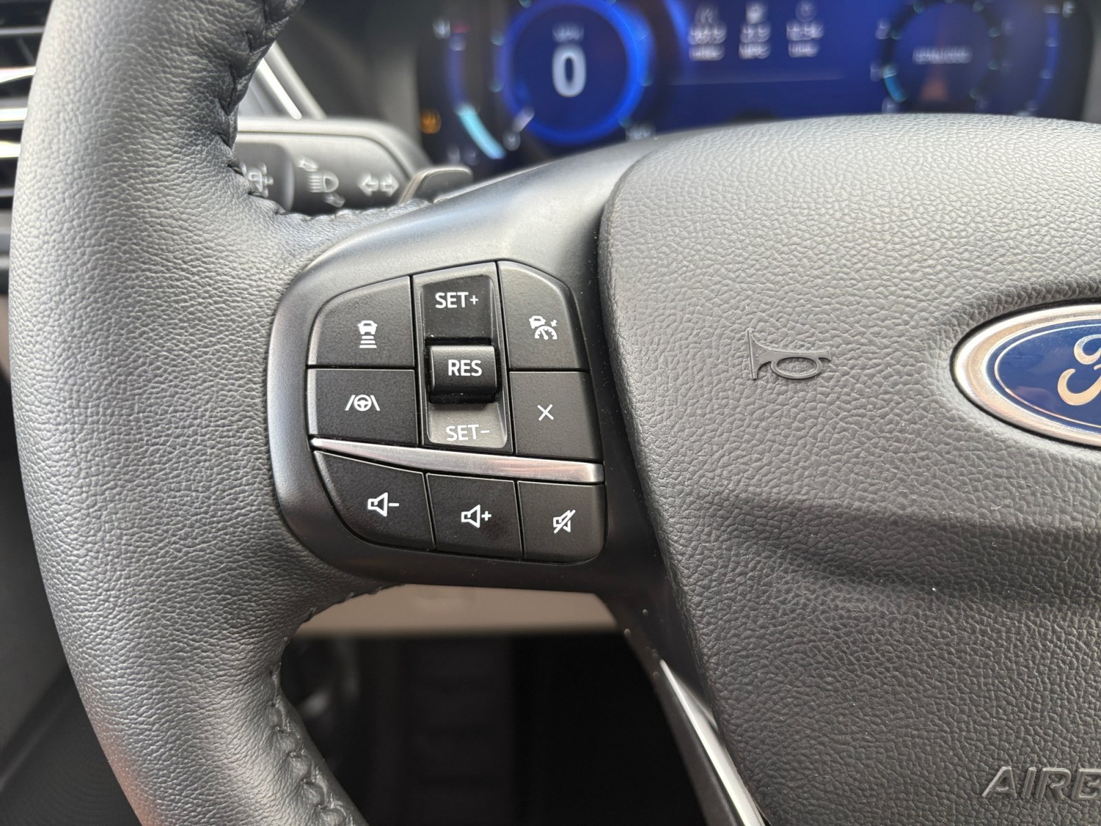 Used 2020 Ford Escape Titanium AWD/4WD image 15
