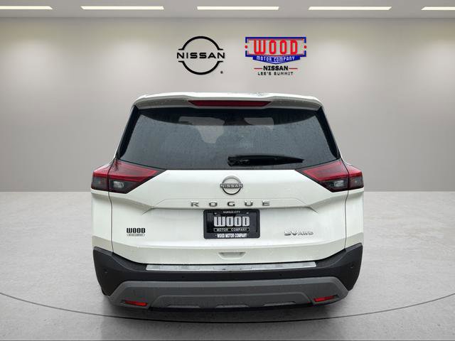 Used 2023 Nissan Rogue SV image 3