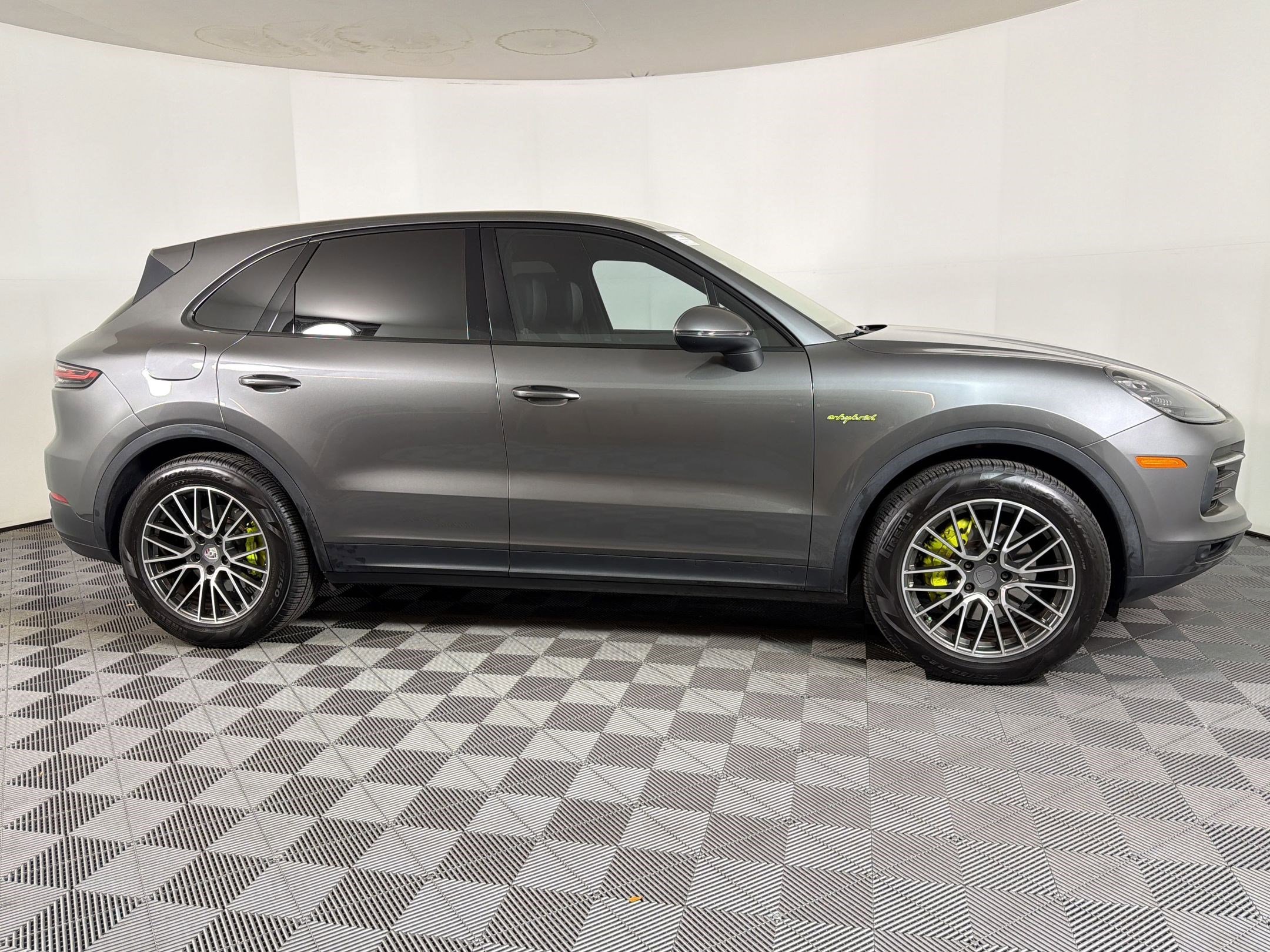 Used 2019 Porsche Cayenne E-Hybrid image 7