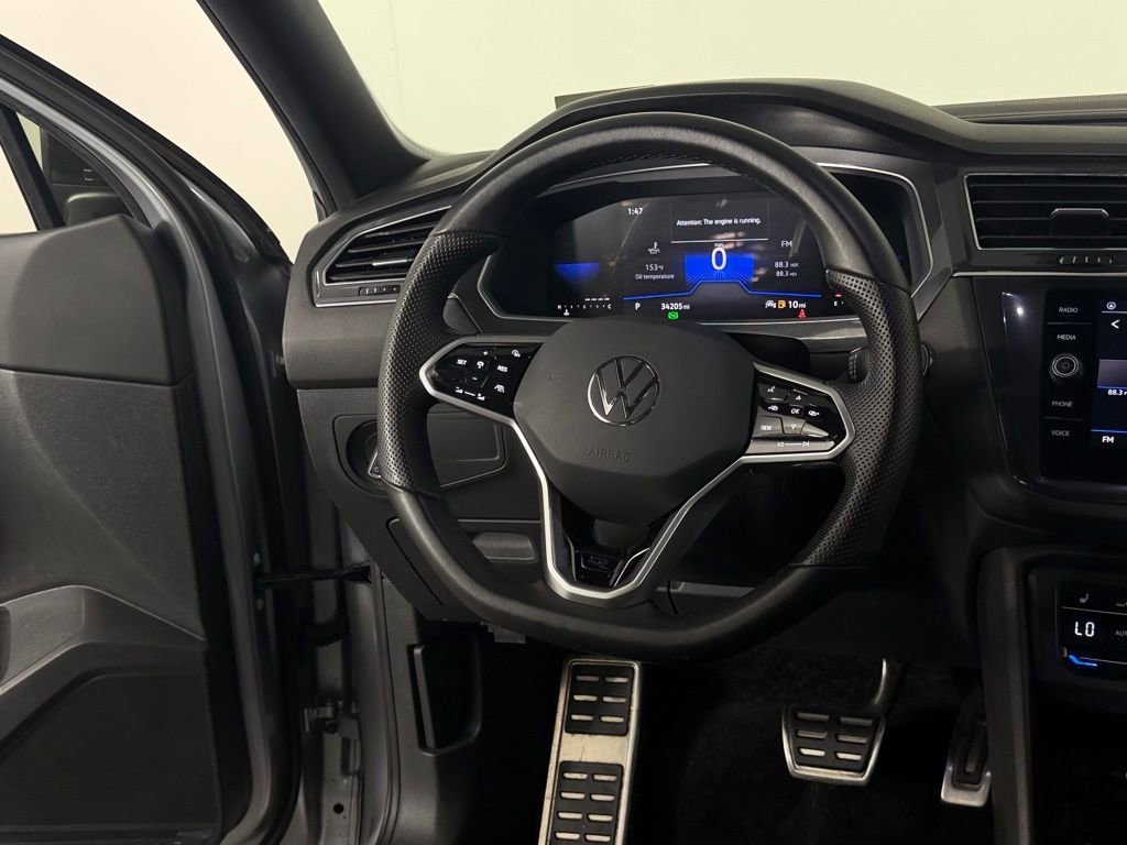 Used 2023 Volkswagen Tiguan SE R-Line FWD image 15