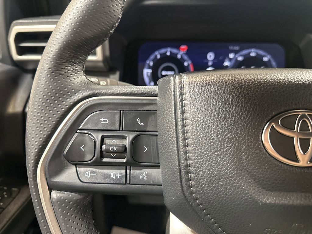 Used 2025 Toyota 4Runner 4WD image 24