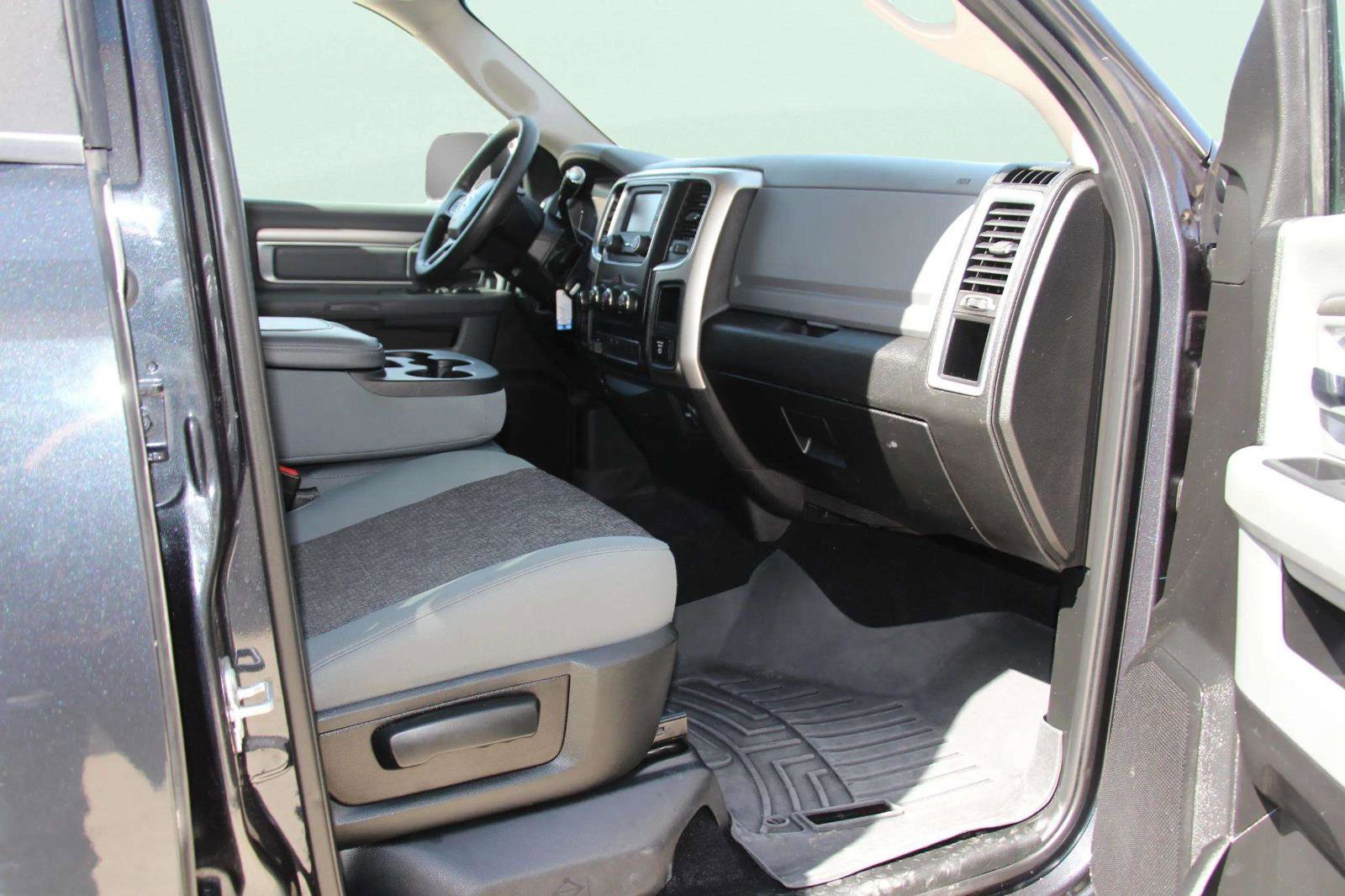 Used 2018 RAM 3500 SLT w/ Protection Group image 29