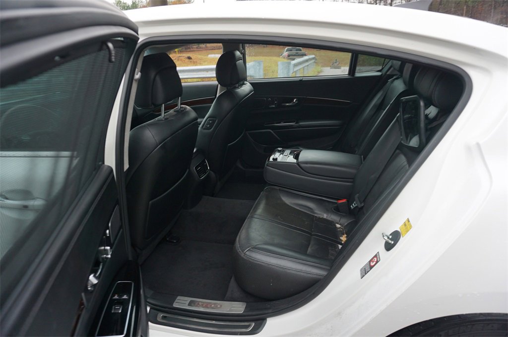 Used 2016 Kia K900 Luxury w/ Luxury VIP Package image 16