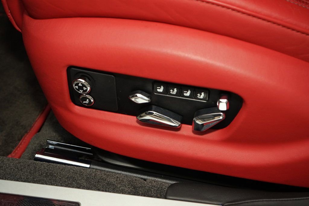 Used 2021 Bentley Flying Spur V8 image 33