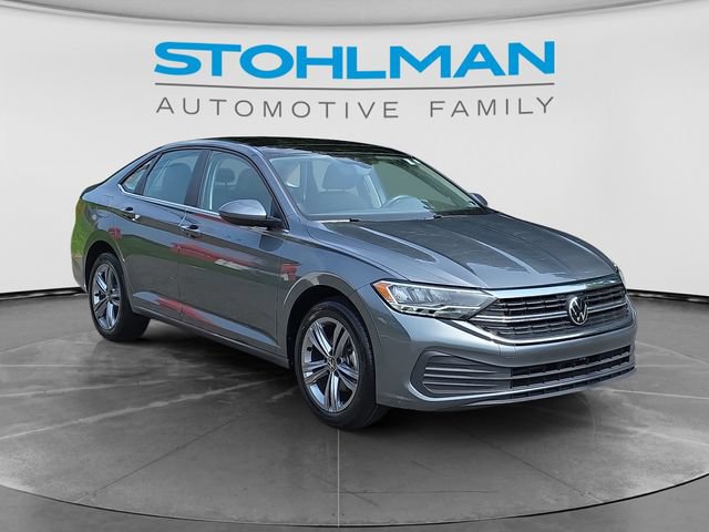 Used 2024 Volkswagen Jetta SE FWD image 3