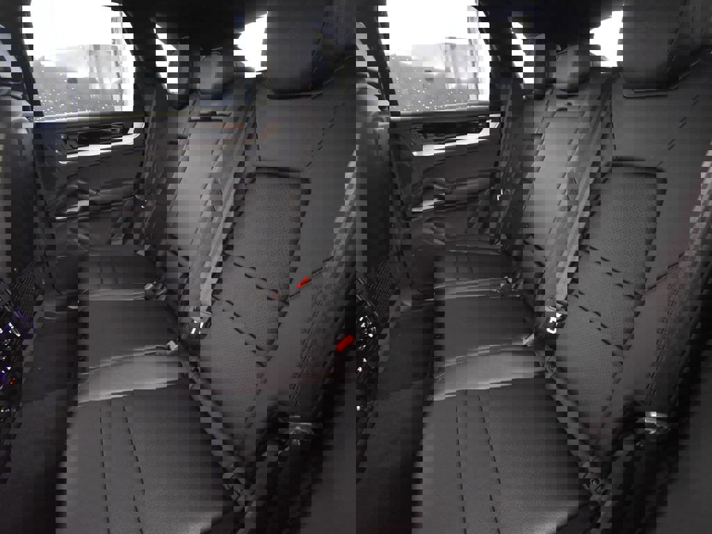 Used 2025 Porsche Cayenne image 16