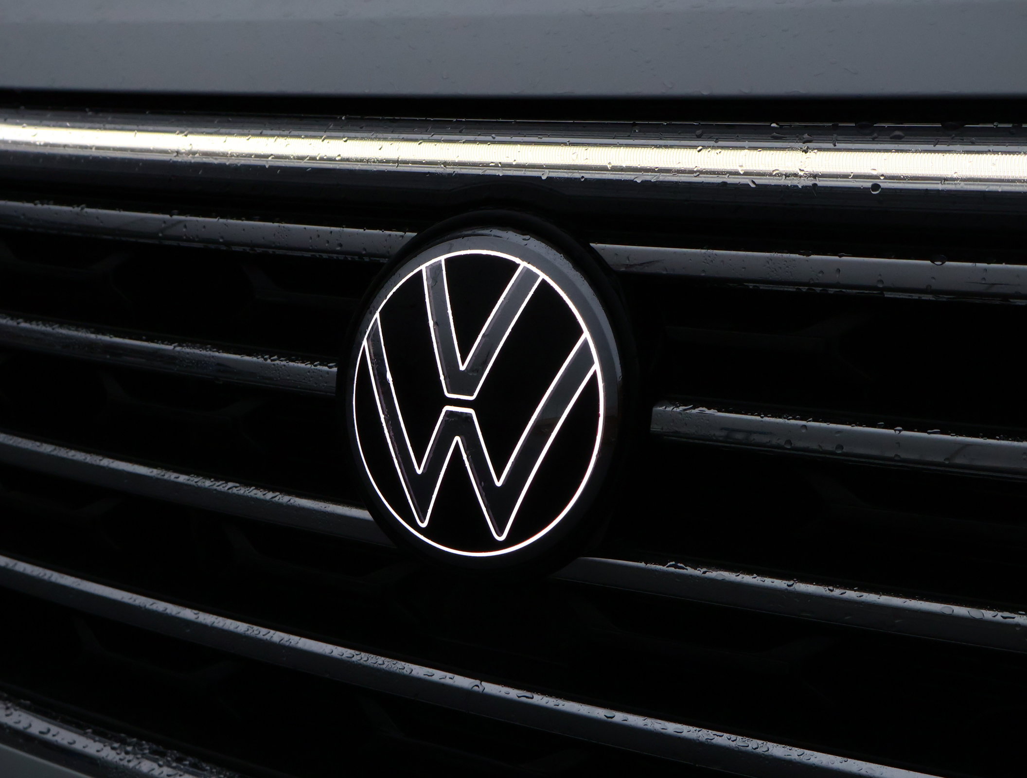 Used 2025 Volkswagen Atlas SE image 26