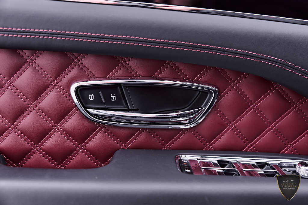 Used 2024 Bentley Bentayga AWD/4WD image 41